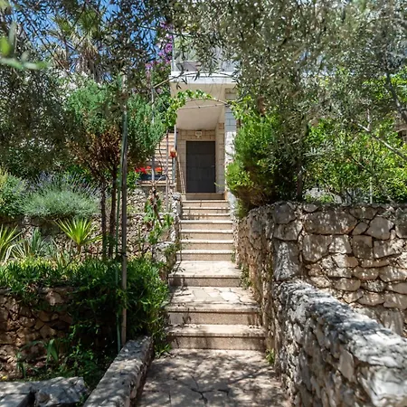 בית נופש Seaside House Businci, Ciovo - 27831 טרוגיר