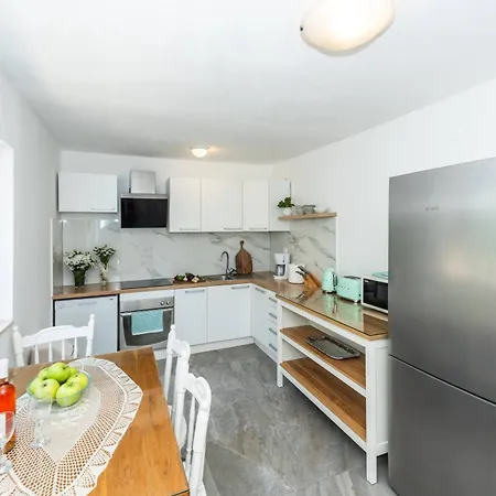 Seaside House Businci, Ciovo - 27831 בית נופש