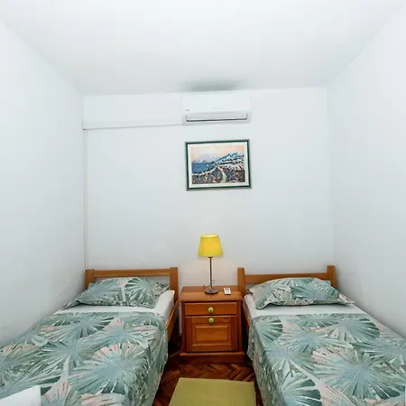 Seaside House Businci, Ciovo - 27831 בית נופש *