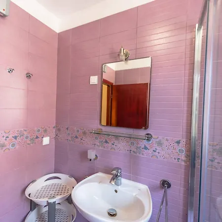 בית נופש Seaside House Businci, Ciovo - 27831 טרוגיר