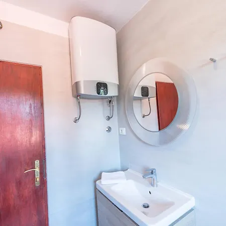 בית נופש Seaside House Businci, Ciovo - 27831 *